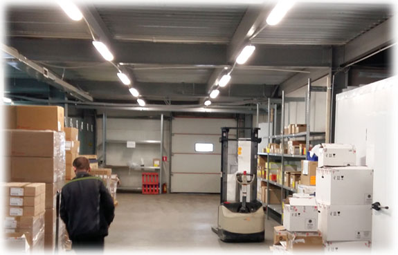 светодиодное освещение склада (зона комплектации и погрузки).